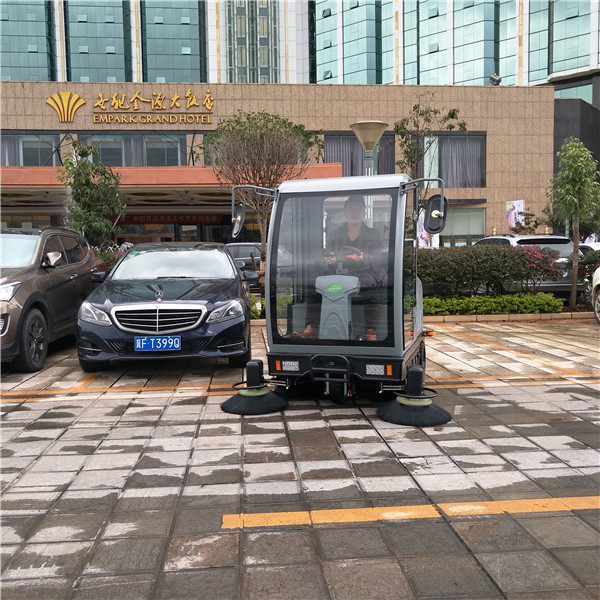 廣西大型掃地機(jī)直銷